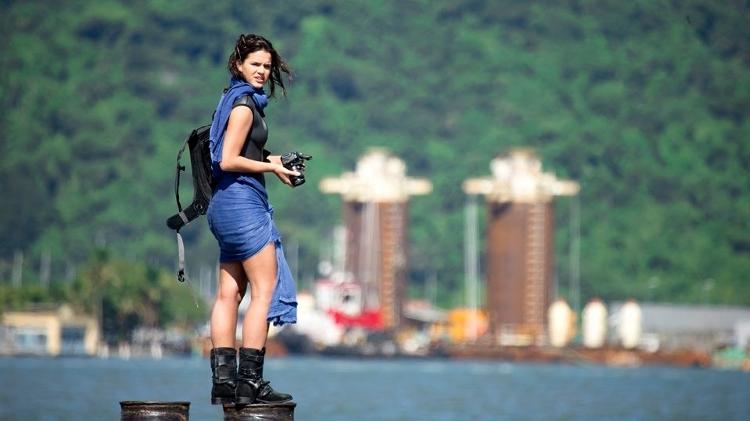 Bruna Marquezine em terra firme (!!!) em Vou Nadar Até Você - Elo Company/Divulgação