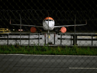 Um Airbus A320 da EasyJet estacionado em 12 de maio de 2020 em Genebra Fabrice COFFRINI