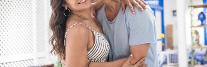 Conheça a trilha sonora da novela Verão 90 - Bastidores