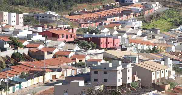 1689508818_Migrao-expande-periferia-de-cidades-da-Regio-Metropolitana-de-BH-Gerais.jpg